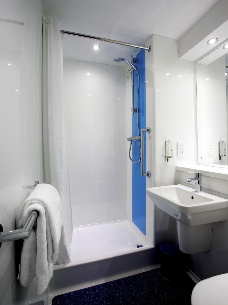 Travelodge Southampton Central Exterior foto